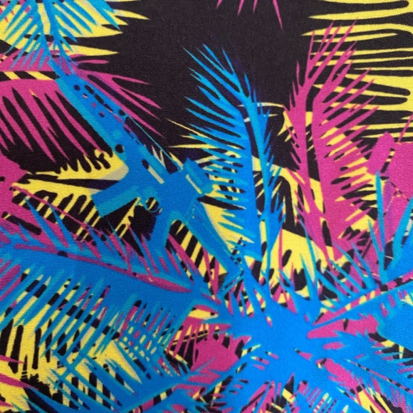 Retro Rifle 80’s Hawaiian shirt size medium - Picture 8 of 9